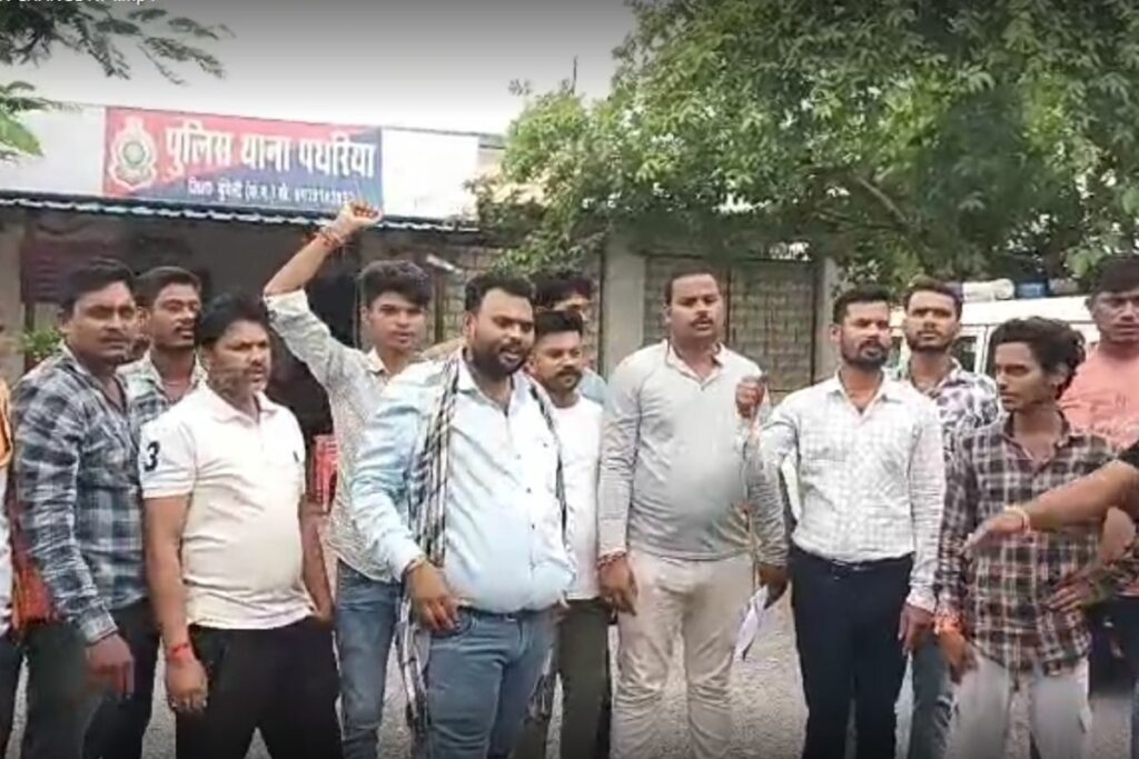 Mungeli News, Mungeli conversion case, religious conversion India, Pastor Satyam arrested, VHP protest Mungeli, Bajrang Dal action, Pathariya prayer meeting, illegal conversion news, Yadunandan Nagar controversy,