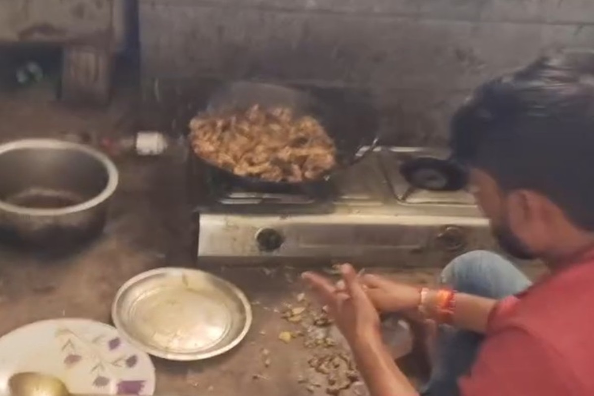 Sidhi News: स्वतंत्रता दिवस पर कॉलेज में चिकन पार्टी, शिक्षकों और कर्मचारियों के साथ प्रिंसिपल ने पकाया मुर्गा, वीडियो वायरल होते ही मचा हड़कंप