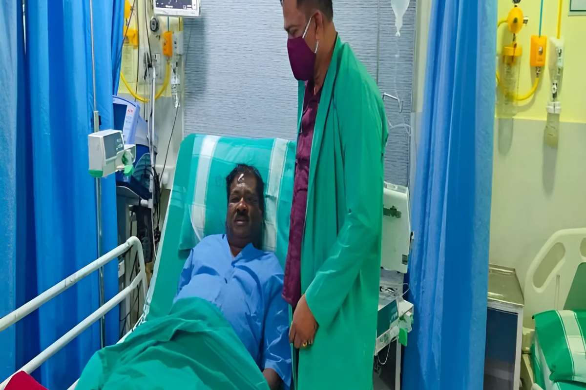Ramdas Soren Health Update: बाथरूम में बेहोश होकर गिर पड़े मंत्रीजी, सिर में आई गंभीर चोट, आनन फानन में अस्पताल में कराया गया भर्ती