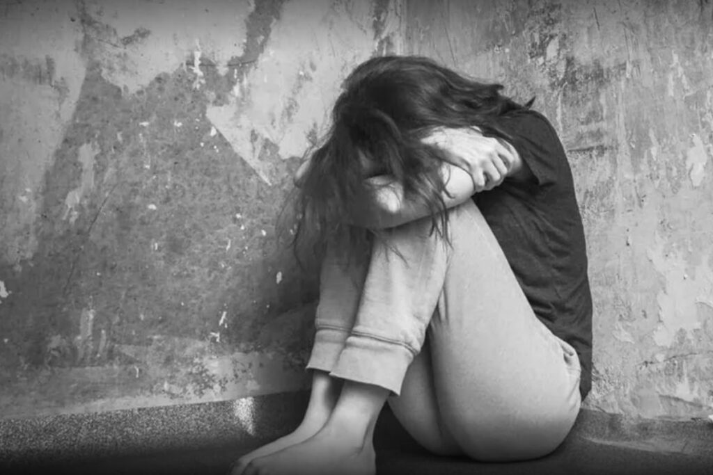 Rewa News, Rewa Minor Girl Case, Rewa Topper Girl News, Rewa Gangrape Suspected, Minor Girl Abduction, Madhya Pradesh Crime News, Coaching Girl Missing Rewa, Rewa Girl Found Unconscious, Gandhi Memorial Hospital