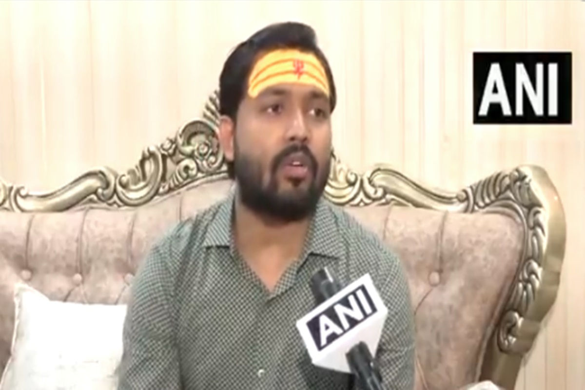 Khan Sir on SSC: ‘स्टाफ सिलेक्शन कमीशन में नकारे लोग बैठ गए हैं.. पुलिस का बर्ताव भी बहुत गलत’.. विवाद के बीच SSC पर भड़के खान सर, देखें ये वीडियो