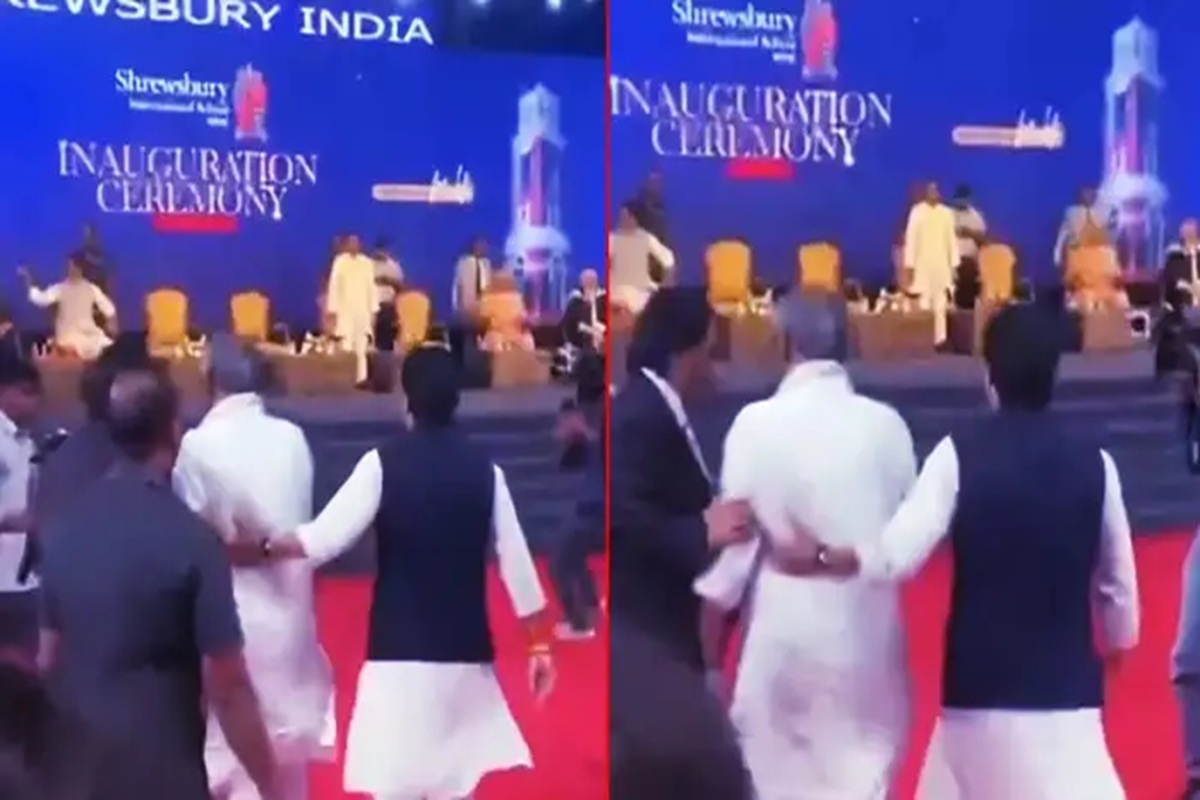 MP Politics: पांच साल बाद फिर साथ-साथ नजर आए दिग्गी-सिंधिया! हाथ पकड़कर मंच तक लेकर पहुंचे केंद्रीय मंत्री, देखिए वीडियो