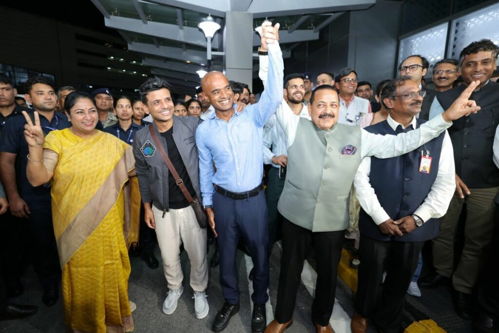 Shubhanshu Shukla, Axiom-4 mission, Indian astronaut, NASA spaceflight, Indian pilot in space, Axiom mission pilot, NASA India collaboration, space mission 2025, Shubhanshu Shukla return, Indian space hero, Indian pilot NASA,