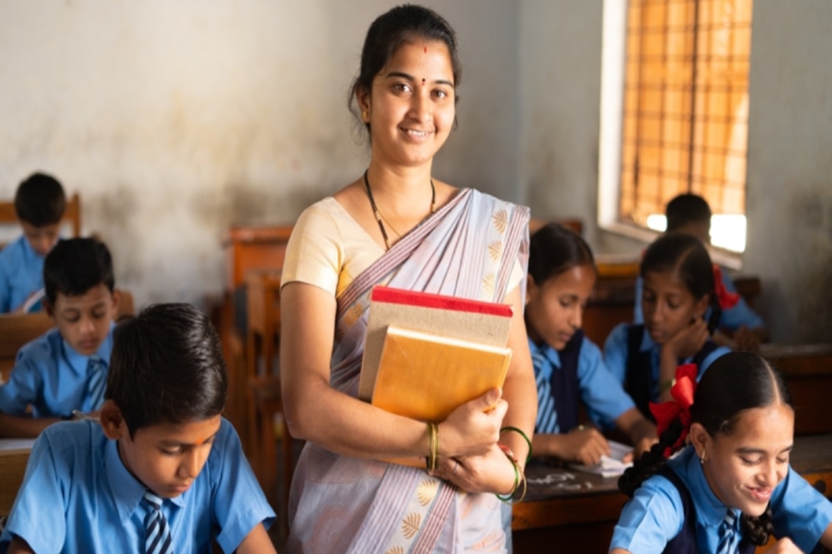 CG Govt Job: छत्तीसगढ़ के पीएमश्री स्कूलों में बंपर भर्ती, शिक्षक सहित इन पदों के लिए मंगाए गए हैं आवेदन, हर महीने मिलेगी इतनी तनख्वाह