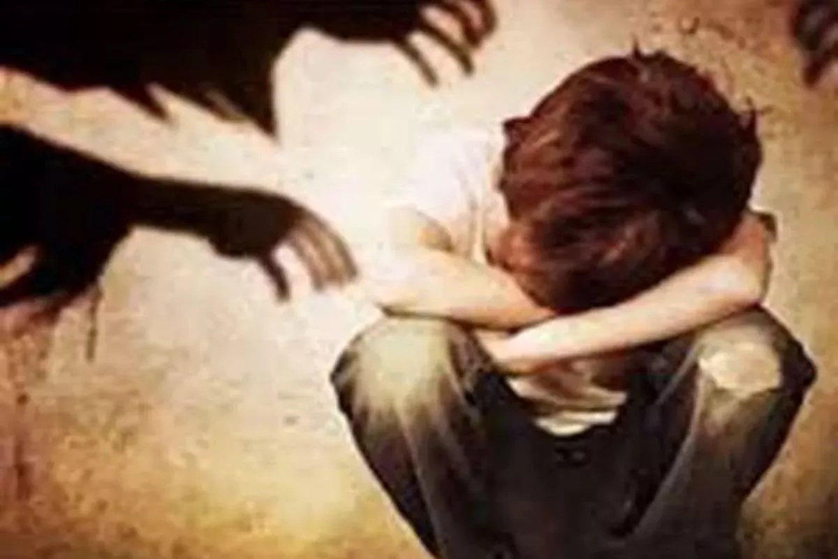 Uttar Pradesh News: टॉफी का लालच देकर दो बच्चों को पहले बुलाया अपने पास, फिर दुकानदार ने किया ये घिनौना काम, अब पहुंचा सलाखों के पीछे