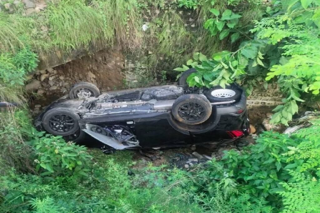 Road Accident In Jammu-Kashmir/Image Credit: @RomeshSharma1 X Handle