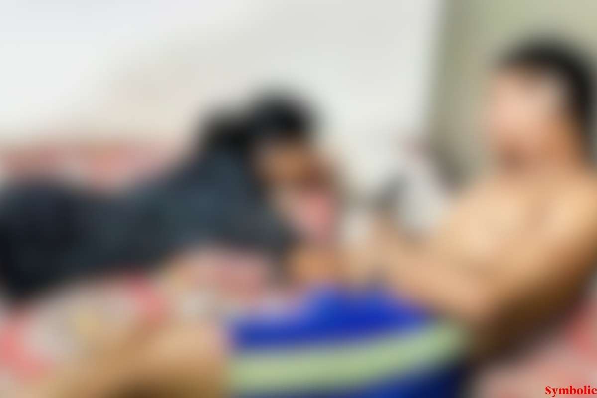 Divorced Lady Make Adult Video: तलाकशुदा महिला ने गार्ड का बनाया अश्लील वीडियो, फिर करने लगी ऐसा गंदा काम जिसकी इजाजत कानून भी नहीं देता