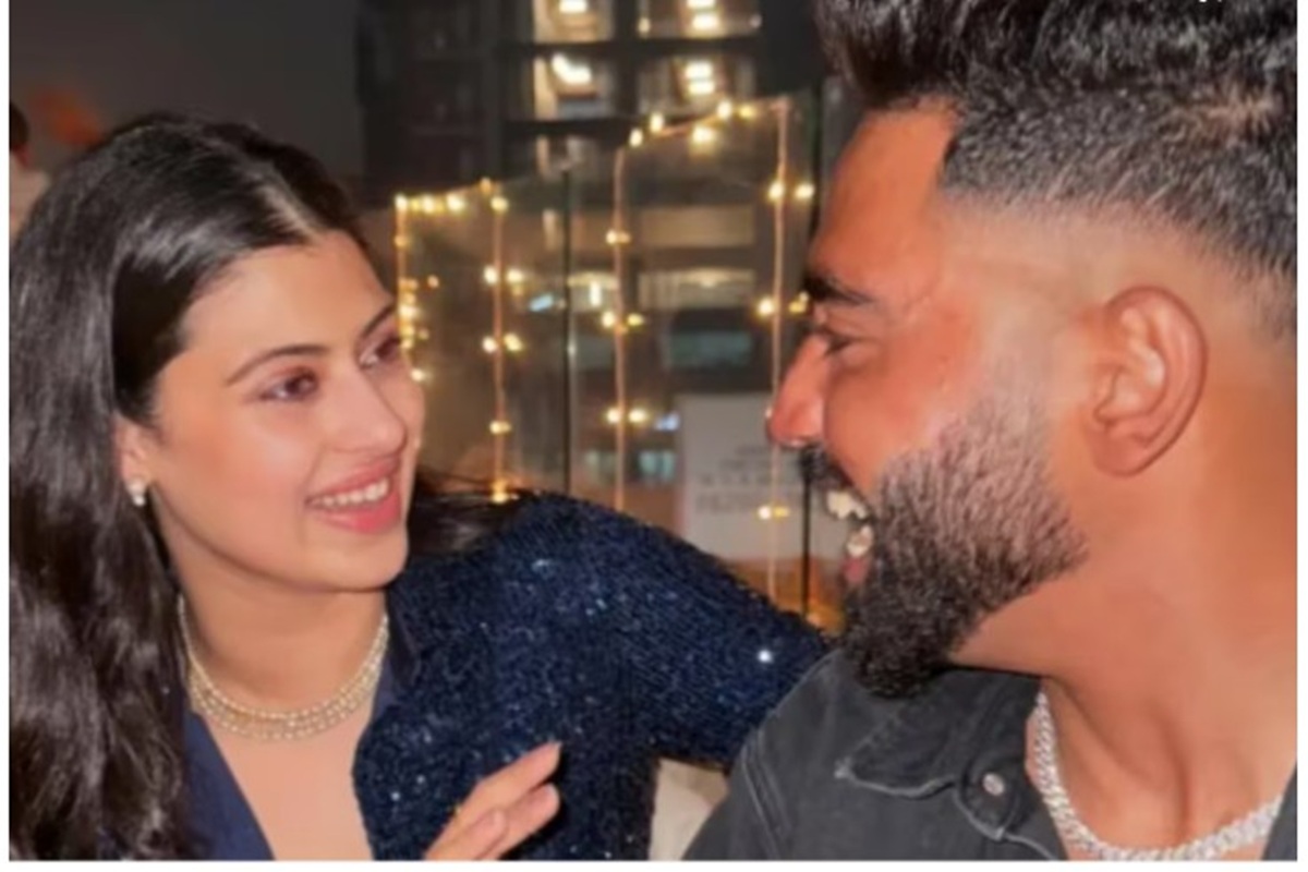 Viral Video: क्रिकेटर सिराज की इस 23 वर्षीय लड़की के साथ उड़ी थी डेटिंग अफवाह! उसी ने आज बांधी राखी, वीडियो वायरल