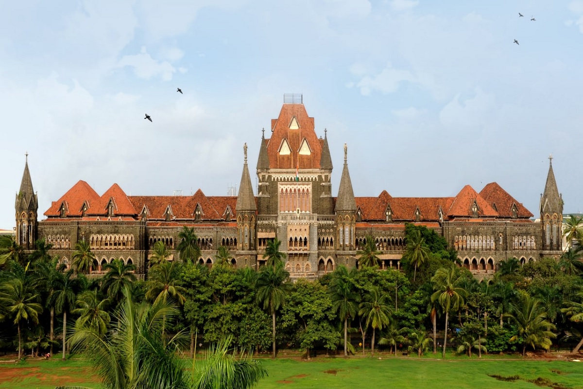 Mumbai High Court: सिर्फ आधार कार्ड, पैन कार्ड या मतदाता पहचान पत्र से भारत का नागरिक नहीं बन जाता, जानें हाईकोर्ट ने ऐसा क्यों कहा