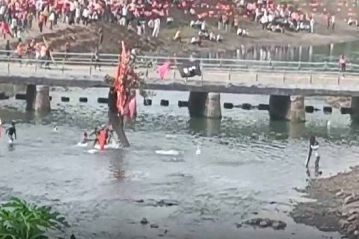 Chhindwara News: गोटमार मेले में अब तक 270 लोग घायल, मौके पर 600 पुलिस जवान तैनात, जानिए आखिर क्यों है इस मेले में पत्थर मारने की परंपरा