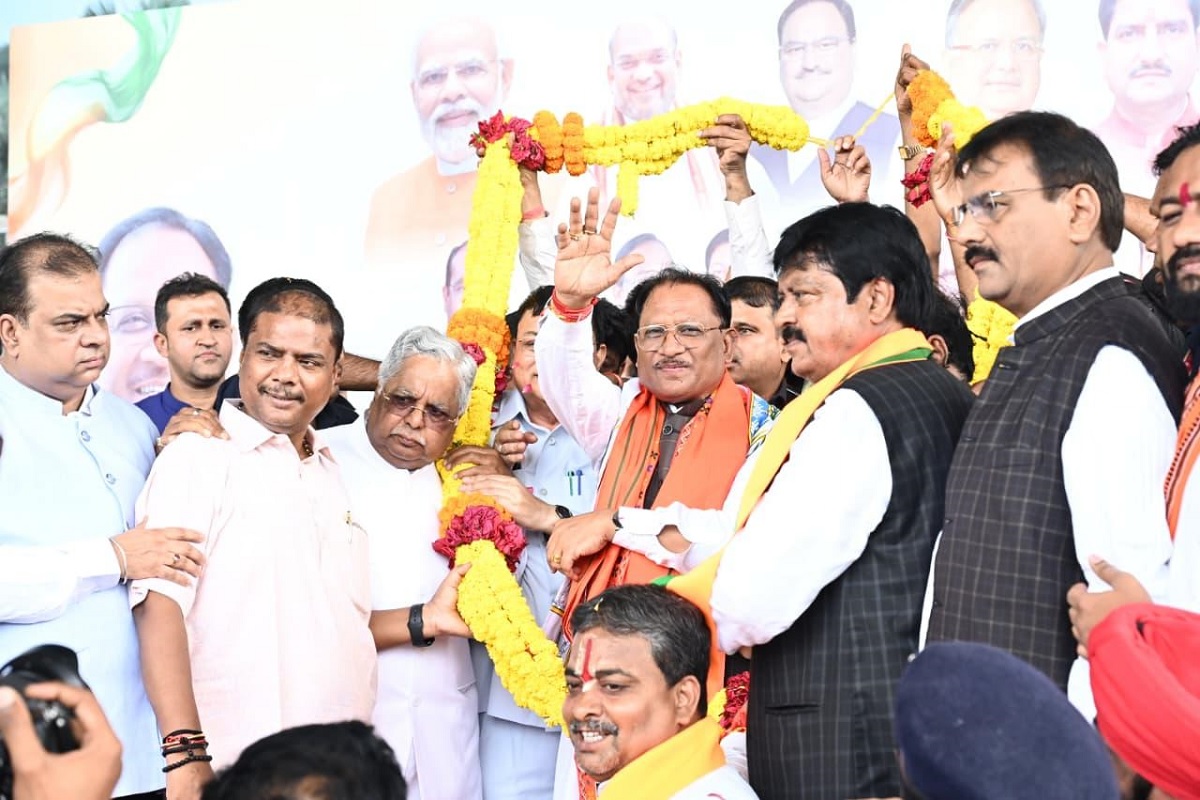 CG News: जापान और दक्षिण कोरिया के सफल विदेश दौरे से वापस लौटे सीएम साय, एयरपोर्ट पर हुआ भव्य स्वागत