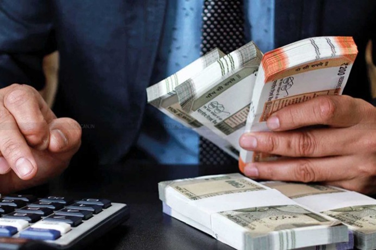 Bank Minimum Balance Hike: आम आदमी के लिए दरवाजे बंद कर रहा ये बैंक! खाते में रखना होगा मिनिमम 50 हजार का बैलेंस