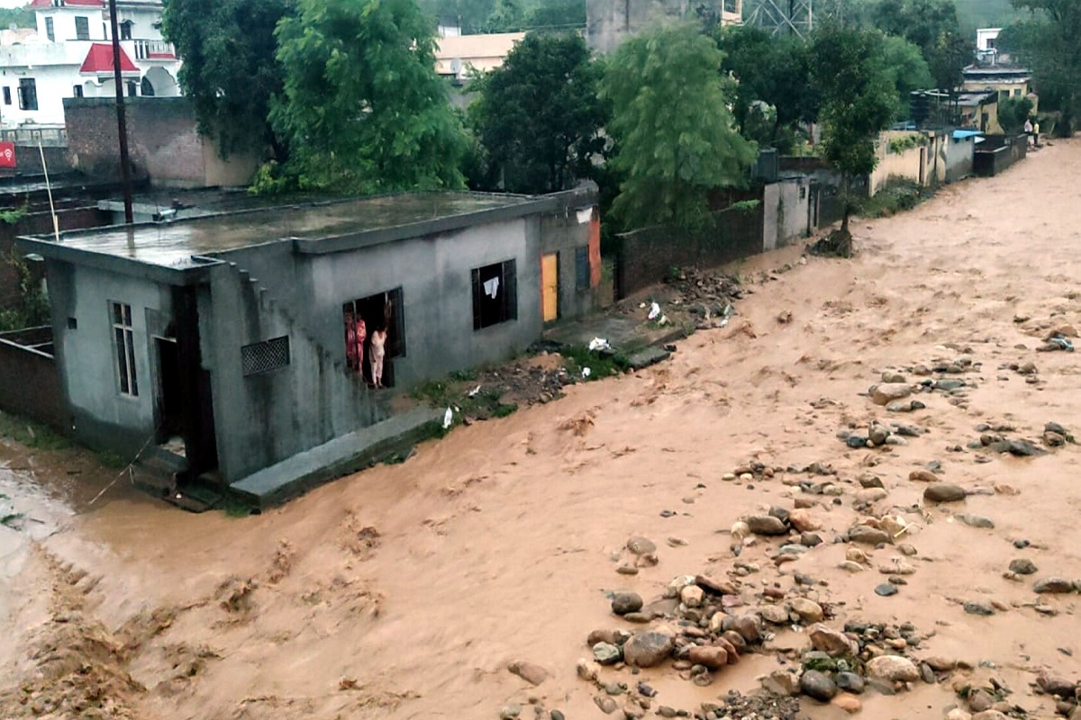 Jammu-Kashmir Cloudburst News: किश्तवाड़ के बाद कठुआ में मची तबाही, बादल फटने से 7 लोगों की मौत, कई लोग हुए घायल