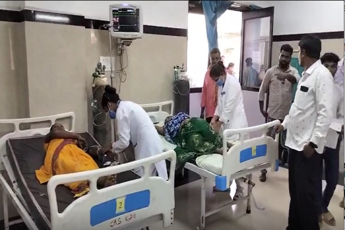 Kanker News: गांव में धर्मांतरित लोगों पर हमला, 8 परिवार के 36 लोगों के साथ मारपीट, कई महिलाएं अस्पताल में भर्ती