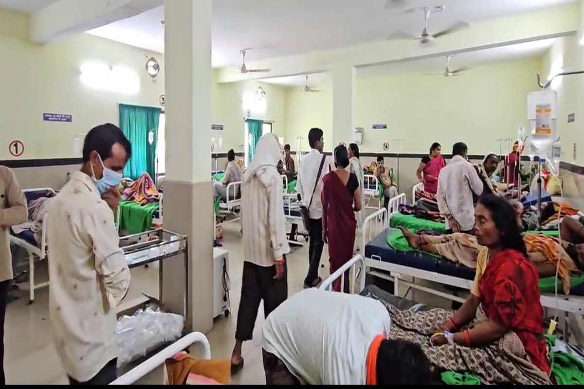 Khairagarh News: छत्तीसगढ़ में इस कांग्रेस विधायक के गांव के फैला डायरिया, कई लोग अस्पताल में भर्ती, प्रशासन अलर्ट