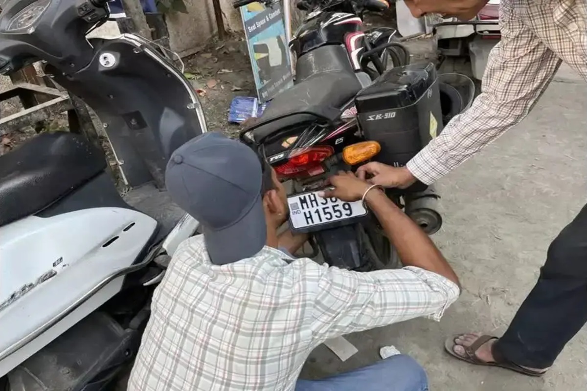 HSRP Number Plate: वाहन मालिकों को बड़ी राहत, इस तारीख तक बढ़ाई गई हाई सिक्योरिटी नंबर प्लेट लगाने की तारीख, राज्य सरकार ने जारी आदेश