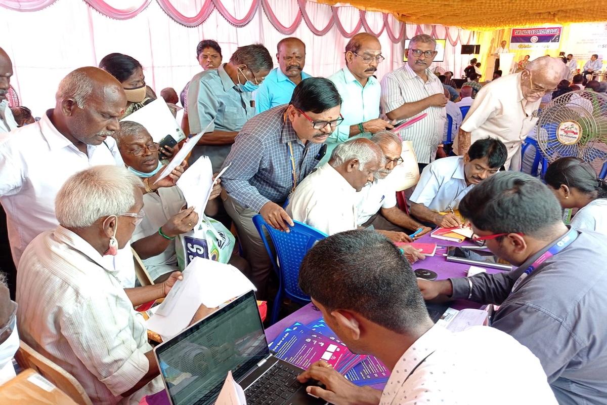 Pensioners Family Insurance Cover: त्योहारी सीजन में पेंशनरों के लिए खुशखबरी, परिजनों के लिए सरकार ने कर दिया ये बड़ा ऐलान