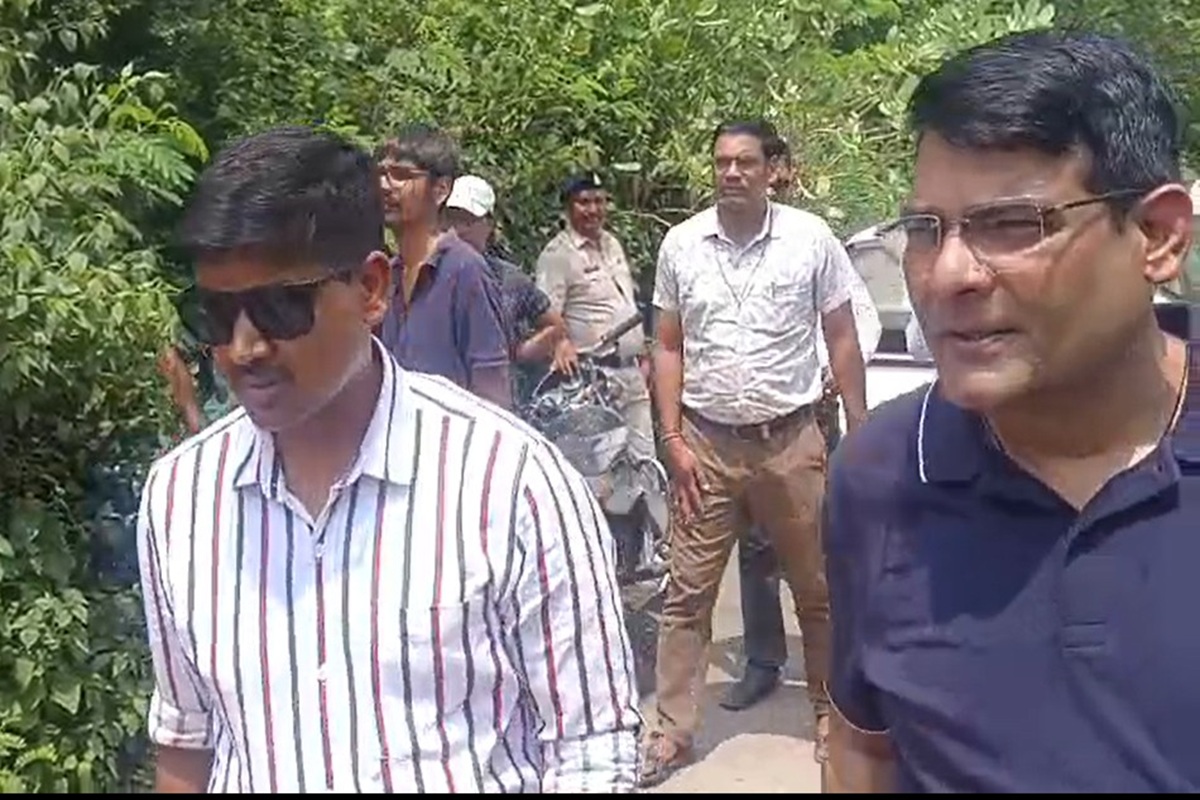 Raipur News: रायपुर में दिनदहाड़े गन प्वाइंट पर व्यापारी से बड़ी लूट, बाइक सवार लुटेरों ने 15 लाख लेकर फरार