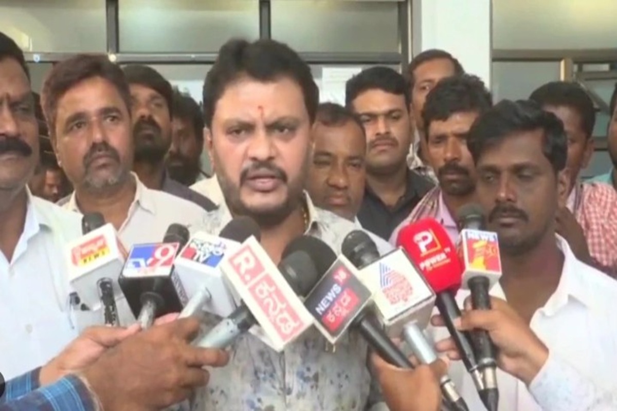 Congress MLA Sivaganga: उपमुख्यमंत्री को मुख्यमंत्री बनने का दावा करने वाले विधायक के खिलाफ होगी कार्रवाई, पार्टी ने लिया फैसला