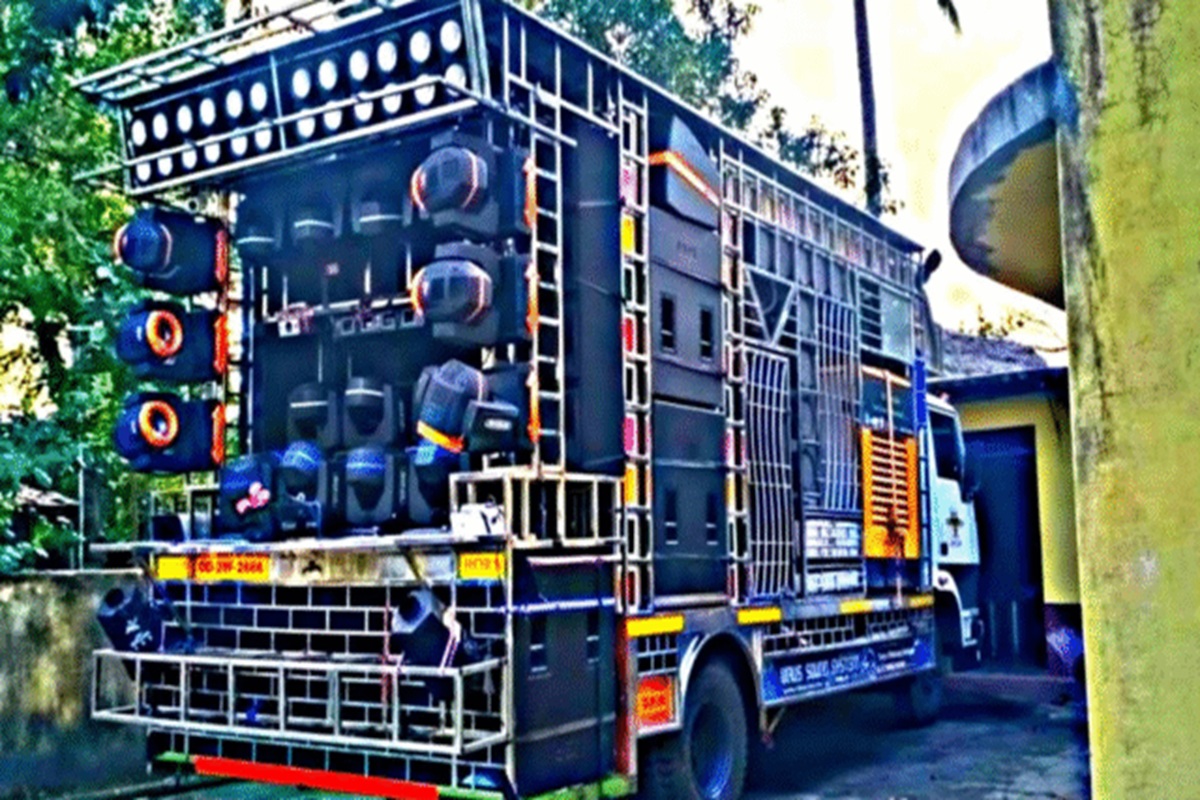 CG News: तेज आवाज में डीजे बजाने वालों की खैर नहीं! सड़कों पर लगे CCTV कैमरों से होगी जांच, हाईकोर्ट ने प्रशासन को फूटेज संरक्षित रखने के दिए निर्देश