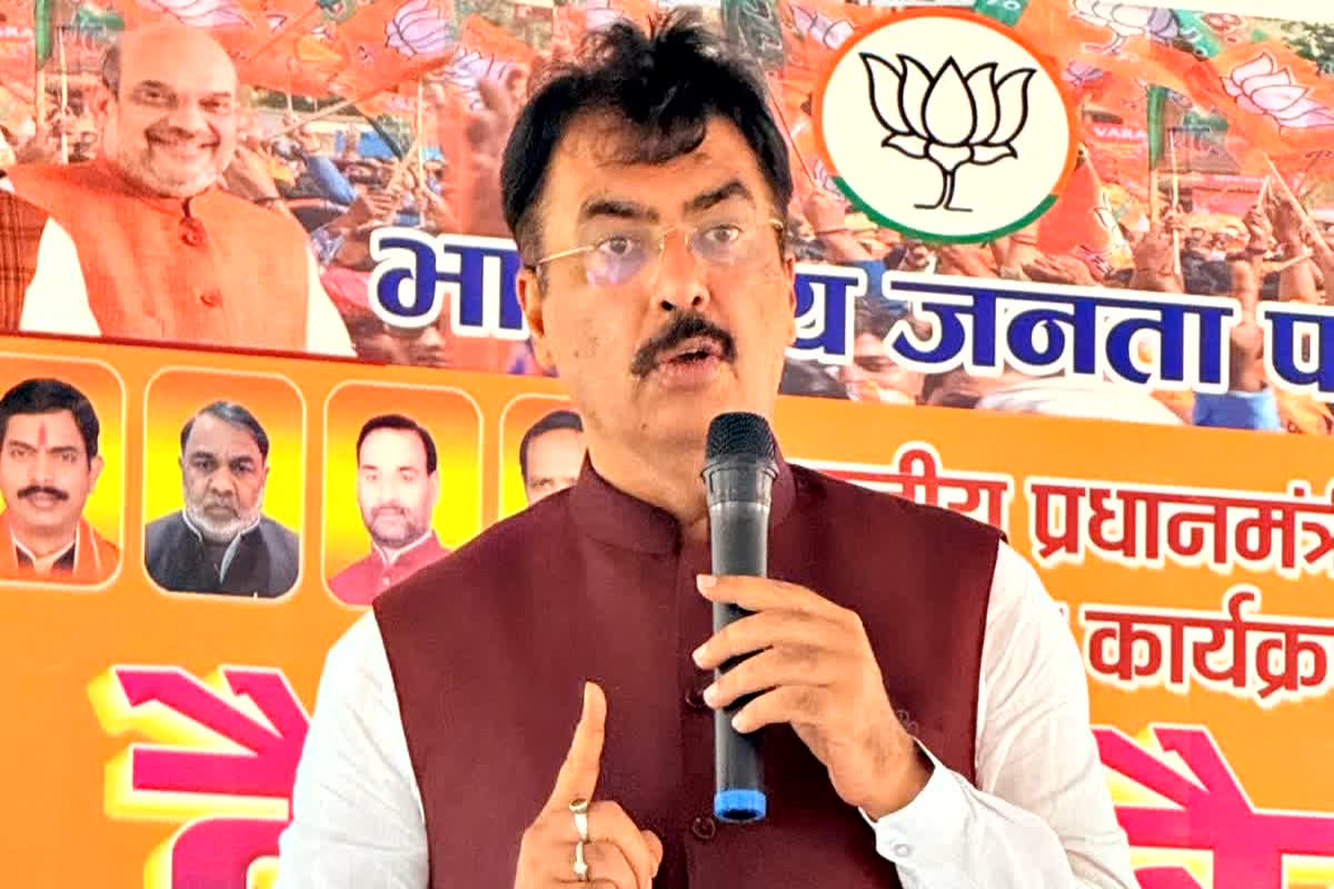 Bihar Election 2025: तेजस्वी के ‘माई-बहन’ योजना पर बिहार मंत्री का निशाना.. लालू, किडनी और रोहिणी का किया जिक्र, पढ़ें बयान