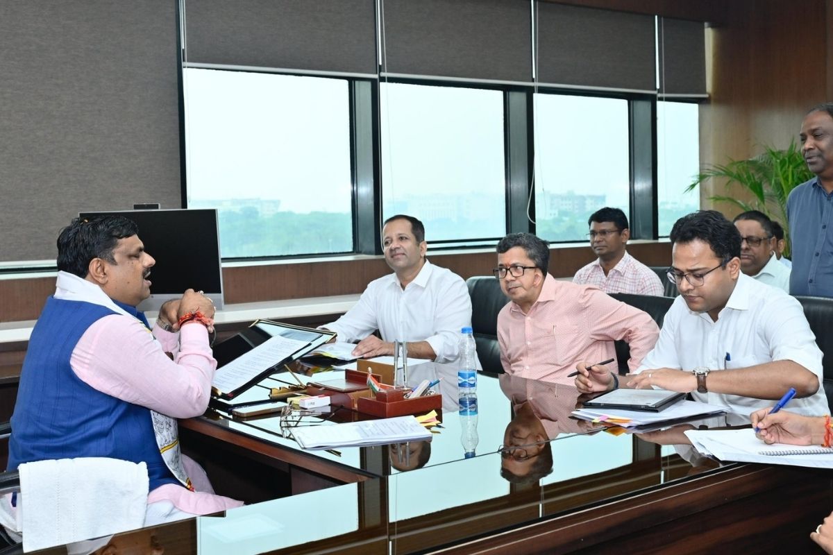 CG News: आज होगी स्कूल शिक्षा विभाग की अहम बैठक, मंत्री गजेंद्र यादव के नेतृत्व में आ सकते हैं बड़े फैसले, बड़ा बदलाव तय?