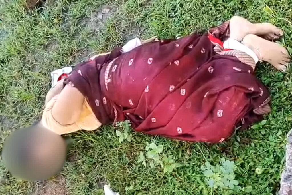 Chhatarpur Rape News Today: मोमोस खिलाकर पत्नी को किया बेहोश, फिर पति ने परोस दिया दोस्तों को / Image Source: IBC24