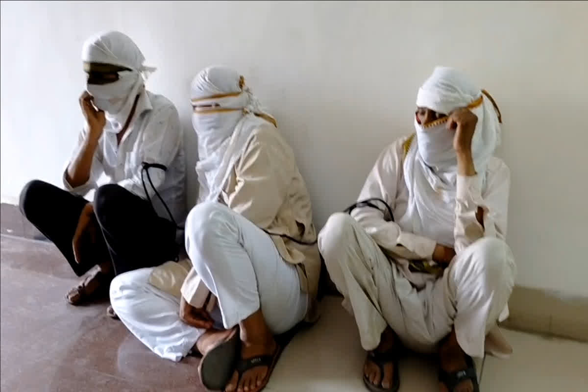 Gwalior Gangrape News: अपनी ही बहू पर बिगड़ी दो जेठों की नियत, पति के बाहर जाते ही मिलकर मिटाते थे हवस, अब ऐसे हुआ मामले का खुलासा