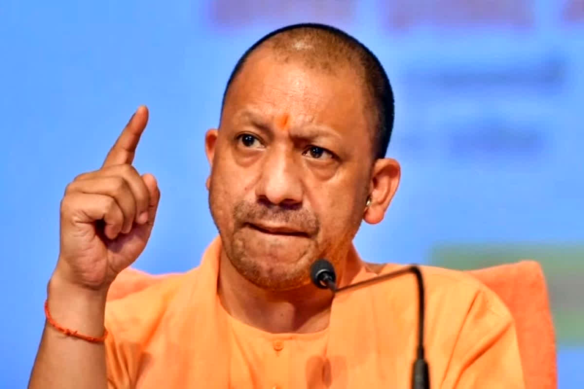 I Love Muhammad Controversy: ‘मुस्तफा मस्जिद आए, तो उन्हें वहीं दफना दिया जाएगा’ मौलाना ने सीएम योगी आदित्यनाथ को दी धमकी, ताबड़तोड़ तलाशी अभियान में जुटी पुलिस