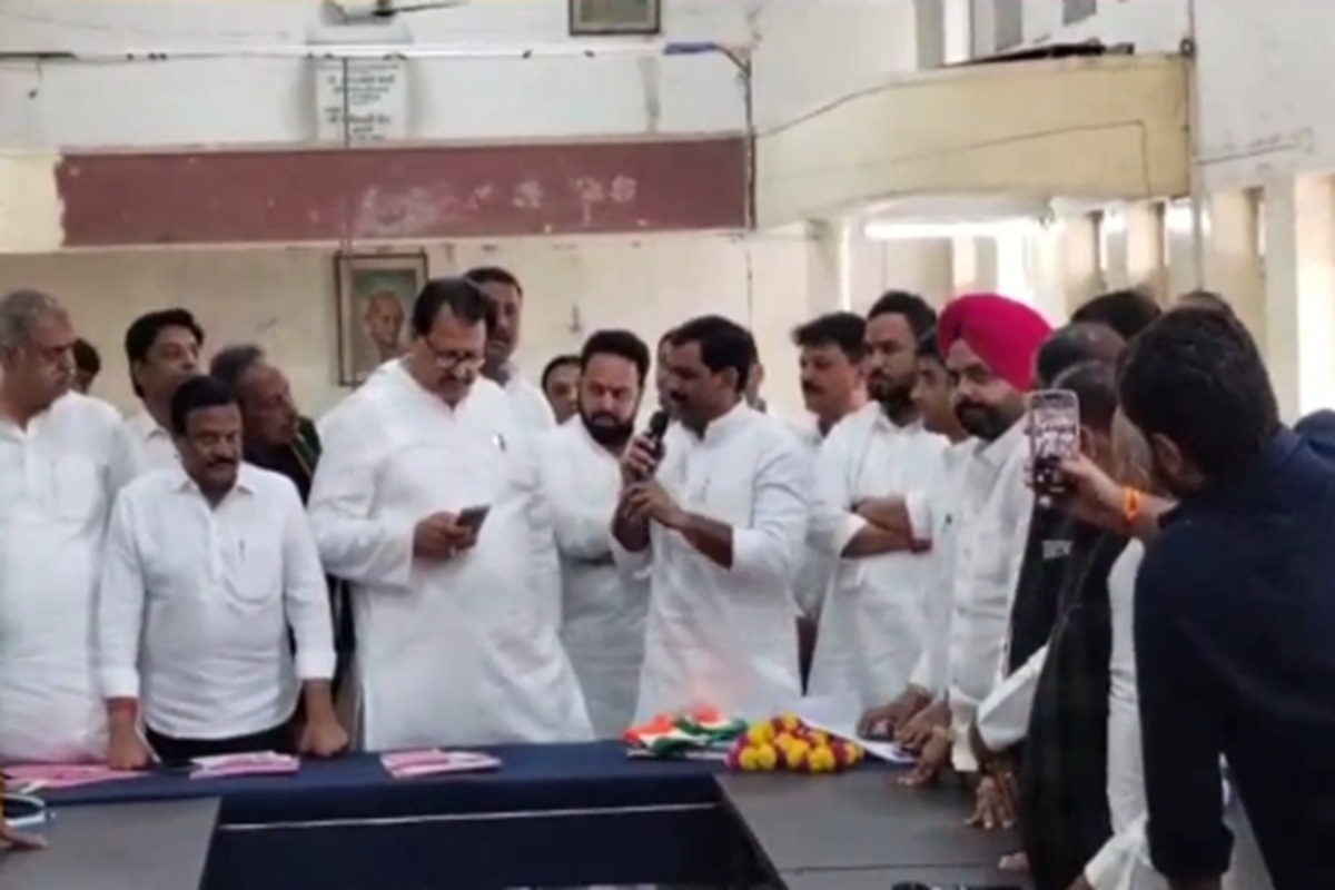 MP Political News: पूर्व मुख्यमंत्री के दौरे के बाद कांग्रेस ने अंदरूनी कलह, शहर कांग्रेस अध्यक्ष ने इस बात पर जताई नाराजगी, सोशल मीडिया पर वायरल हुआ वीडियो