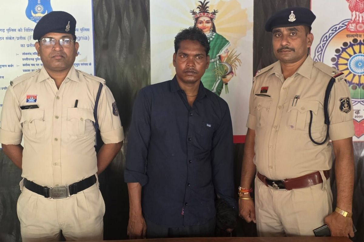Janjgir Champa Rape News: छत्तीसगढ़ में मेला ड्यूटी पर तैनात कांस्टेबल ने किया रेप, महिला  को बनाया हवस का शिकार, अब सलाखों के पीछे