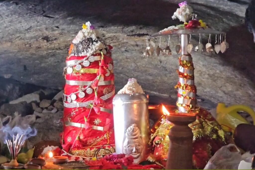 Keshkal News, Maa Lingeshwari Temple, Lingeshwari Temple Jhatiban, Alor Jhatiban Cave Temple, Keskal Temple News, Chhattisgarh Spiritual Places, Bastar Religious Sites, Lingeshwari Darshan 2025, Lingeshwari Temple Opening Date, Lingeshwari Pilgrimage, Jhatiban Alor Temple,