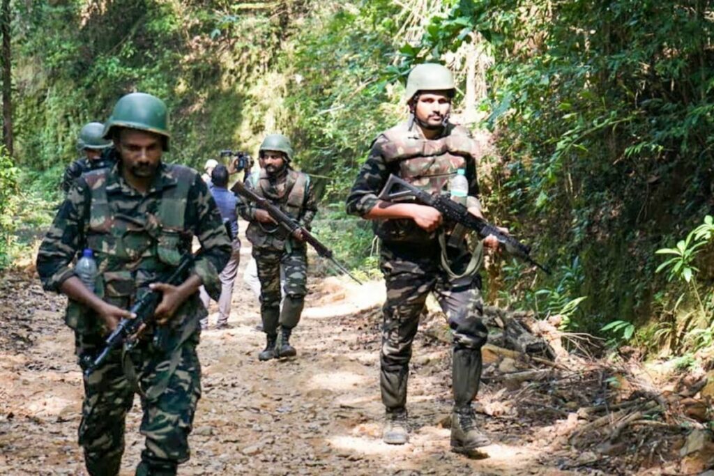 Palamu Naxal Encounter, Manatu jungle operation, Cobra 209 battalion action, TSPC commander killed Palamu, Mukhdev Yadav encounter news, Shashikant Ganjhu manhunt, Jharkhand Maoist encounter, Palamu district Naxalite update, Naxal operation Palamu 2025, Cobra forces Jharkhand, Jaguar unit anti-Naxal, Reeshma Ramesan SP Palamu, Manatu forest gunbattle, Naxal encounter in Jharkhand,