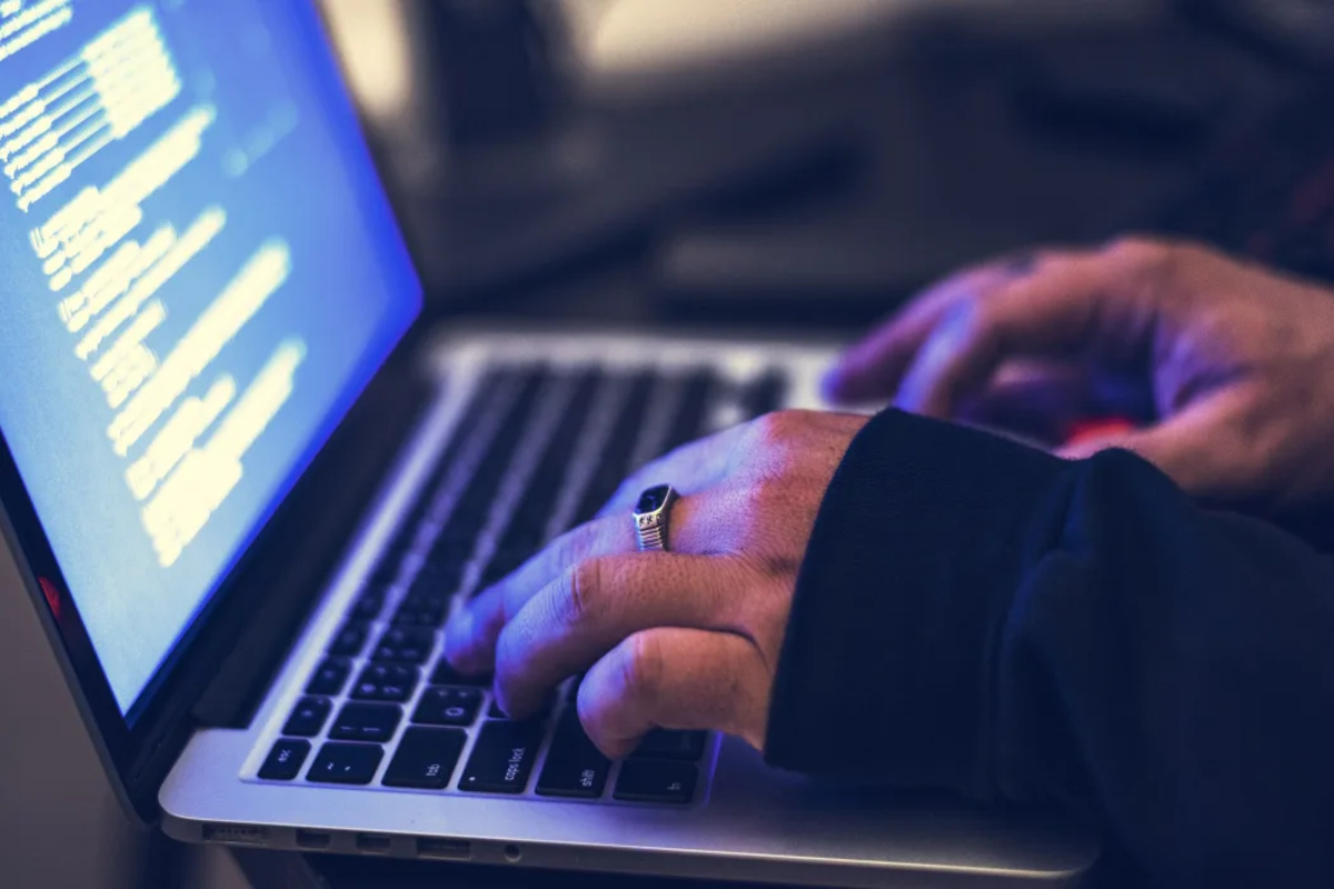 Bank Data Breach: बिना पासवर्ड लीक हुए लाखों बैंक दस्तावेज़, किस पर है ज़िम्मेदारी?” साइबर सेंधमारी का बड़ा खुलासा..