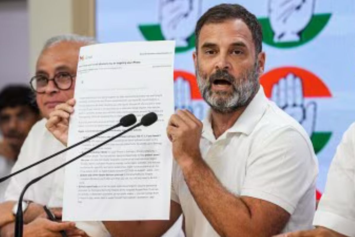 Rahul Gandhi Press Conference: राहुल गांधी आज दिल्ली में प्रेस कॉन्फ्रेंस, वोट चोरी के आरोपों पर कर सकते है बड़ा खुलासा, सुप्रिया श्रीनेत ने दी ये बड़ी जानकारी