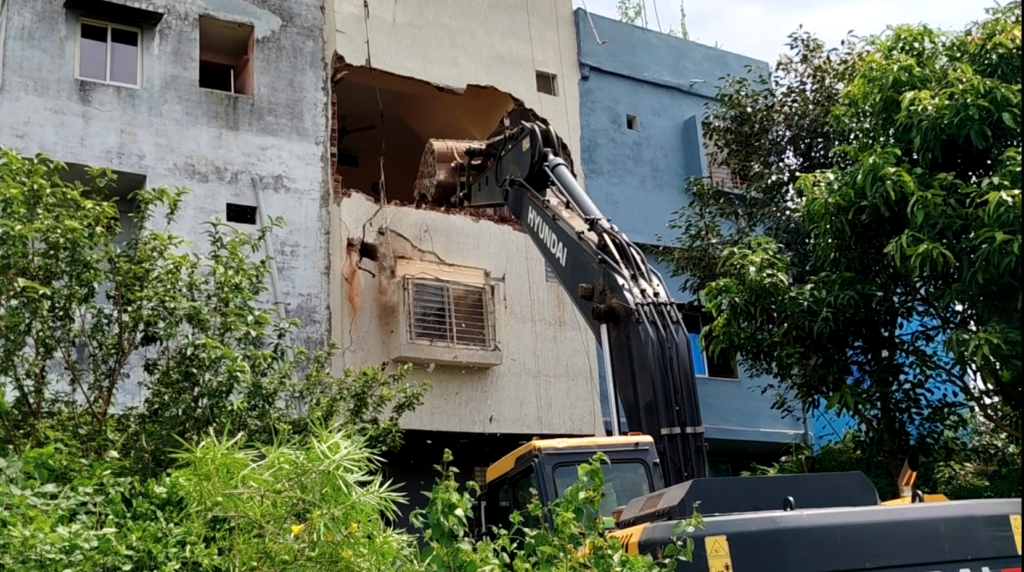 Sehore News, Sehore religious conversion case, Sehore bulldozer action, Jabbar Khan Sehore news, Sehore police action, Sehore municipal corporation, religious conversion controversy Sehore, Sehore crime news, Bajrang Dal Sehore, Sehore illegal construction demolition, Madhya Pradesh religious cases, Sehore law enforcement, Sehore jail news, Sehore local news, Sehore arrest update, Sehore religious conversion arrest