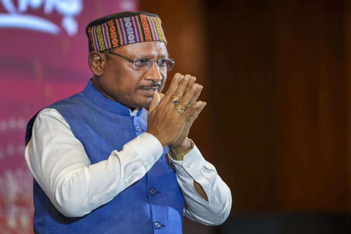 CG News: बस्तर के बाढ़ पीड़ितों की मदद के लिए इन दो और राज्यों में बढ़ाया हाथ, भेजी इतने करोड़ रुपये की आर्थिक सहायता राशि, सीएम साय ने जताया आभार