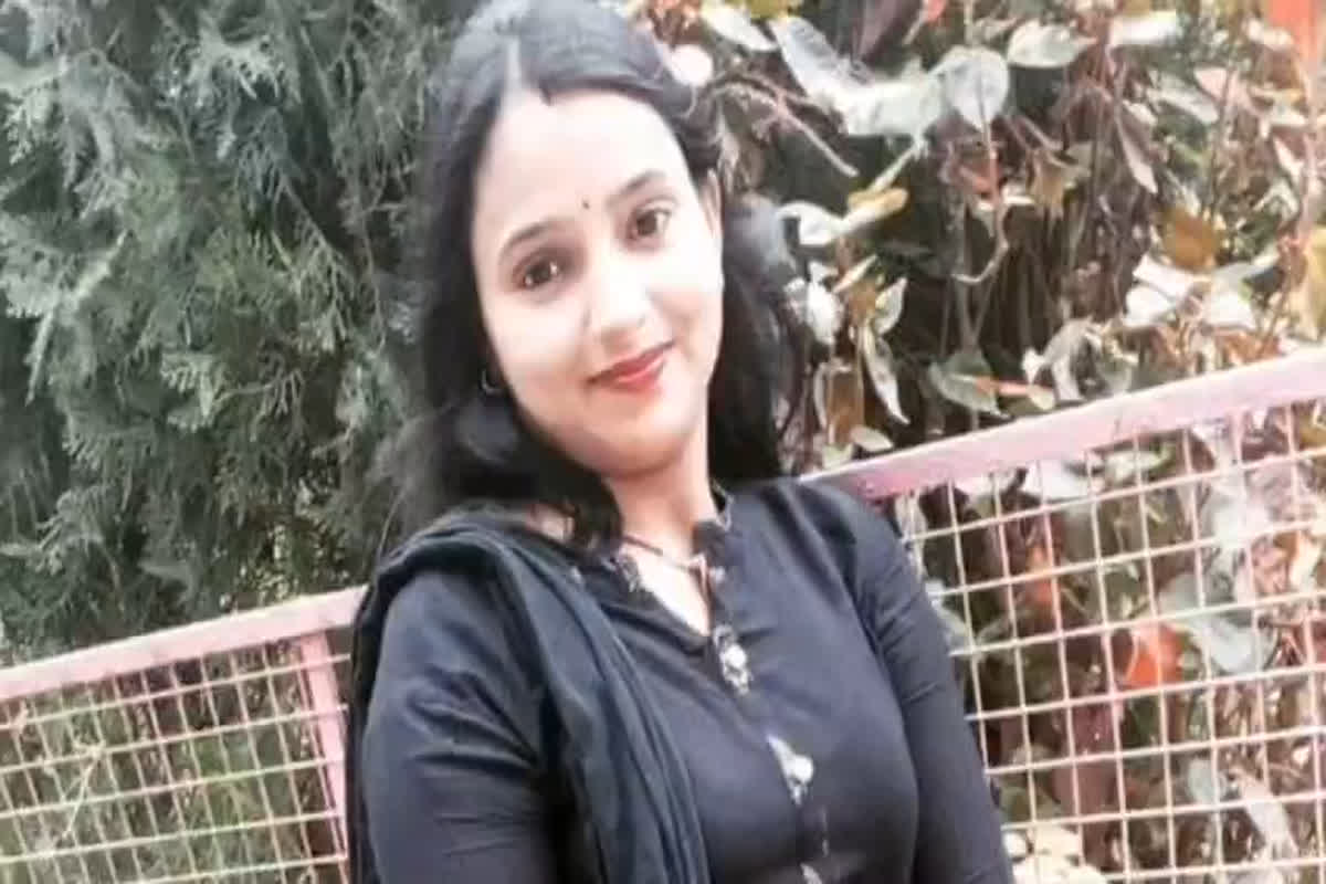 Ambikapur News: महिला टीचर ने बच्चे के साथ किया ऐसा काम, पहुंच गई अस्पताल, अब पुलिस ने दर्ज की एफआईआर