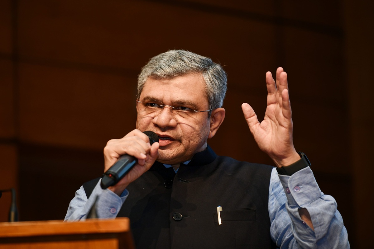 Central Cabinet Approves Bonus: दिवाली से पहले 11 लाख कर्मचारियों को तोहफा, कैबिनेट ने बोनस को मंजूरी दी