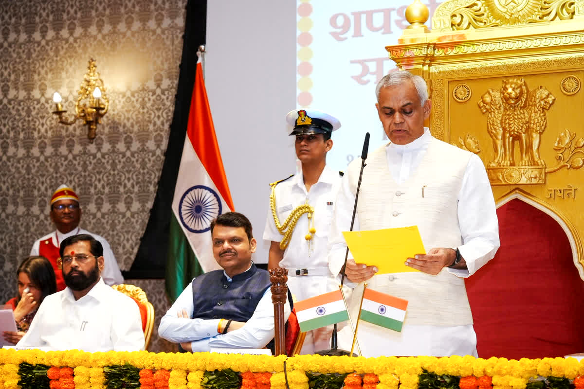 Acharya Devvrat Maharashtra Governor: आचार्य देवव्रत को महाराष्ट्र राजभवन की कमान.. राज्यपाल के तौर पर संस्कृत में ली शपथ, जानें उनके बारें में..