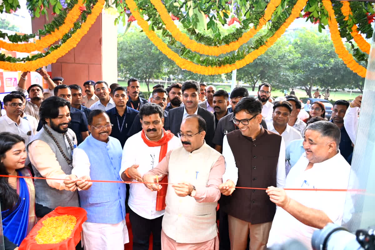 CG News: छत्तीसगढ़ में रजिस्ट्री हुई “स्मार्ट”, 15 से 20 मिनट में पूरी होगी पंजीकरण की प्रक्रिया, नवा रायपुर में देश का पहला स्मार्ट पंजीयन कार्यालय आज से शुरू