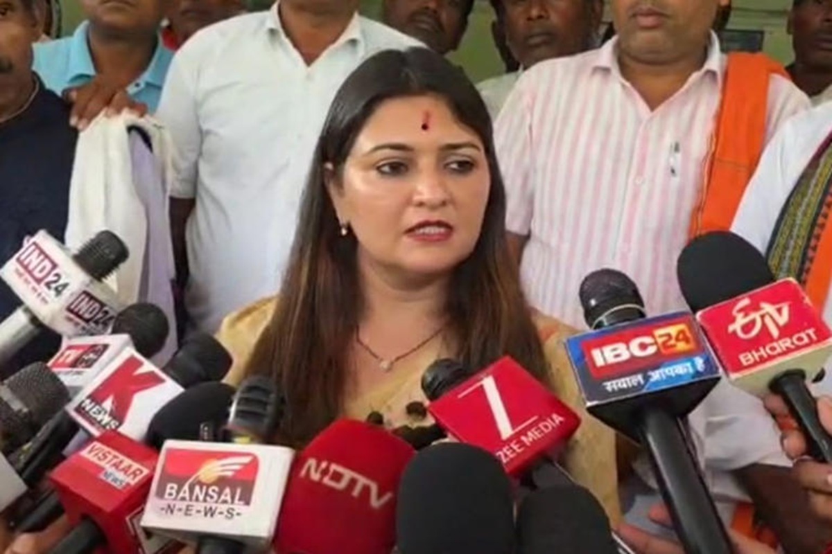 Kawardha Lathicharge News: कवर्धा लाठीचार्ज को लेकर बवाल, भाजपा विधायक भावना बोहरा ने उठाया पुलिस कार्रवाई पर सवाल, कांग्रेस ने गृहमंत्री पर साधा निशाना