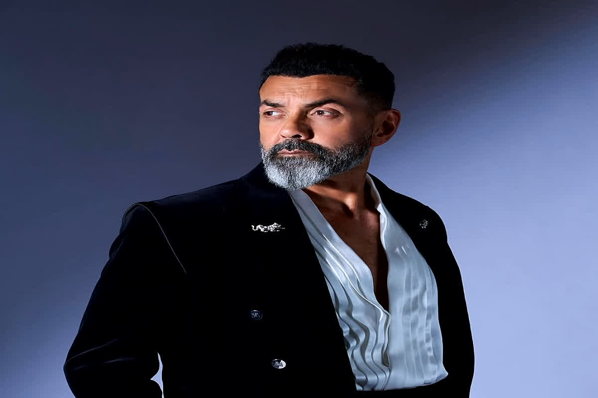 Bobby Deol Luv Kush Ramlila: दशहरे पर दिल्ली की लव कुश रामलीला में बॉबी देओल की ‘राम’ वाली धमाकेदार एंट्री, रावण का होगा दहन