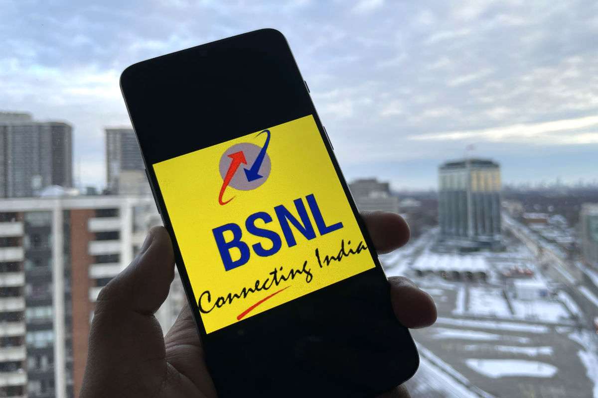 BSNL 4G Launch Date:  ग्राहकों को बड़ी सौगात देने की तैयारी में BSNL, कल से शुरू होगी 4G सेवा, प्राइवेट कंपनियों को मिलेगी टक्कर