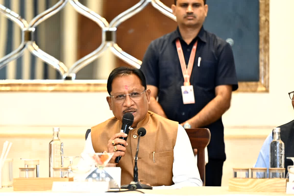 CG News: मंत्रालय में उप सचिव स्तर के अधिकारी भी अब बायोमैट्रिक से लगाएंगे अटेंडेंस, इस दिन लागू होगी नई व्यवस्था, मुख्यमंत्री ने ली विभागाध्यक्षों की बैठक
