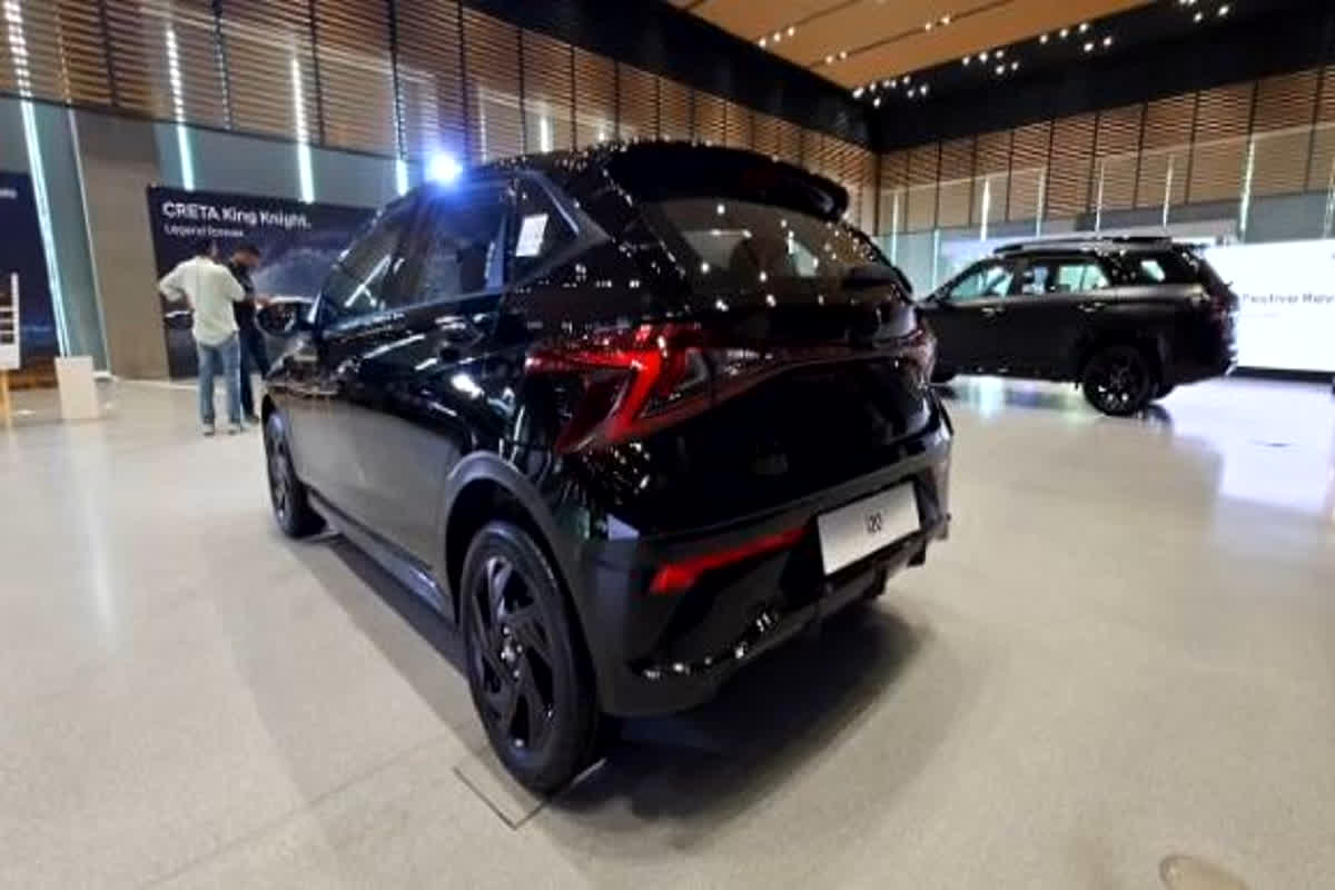 Hyundai i20 Knight Edition: स्टाइल, पावर और बजट- सब कुछ एक साथ… Hyundai i20 Knight Edition की EMI जानकर आप भी रह जाएंगे हैरान