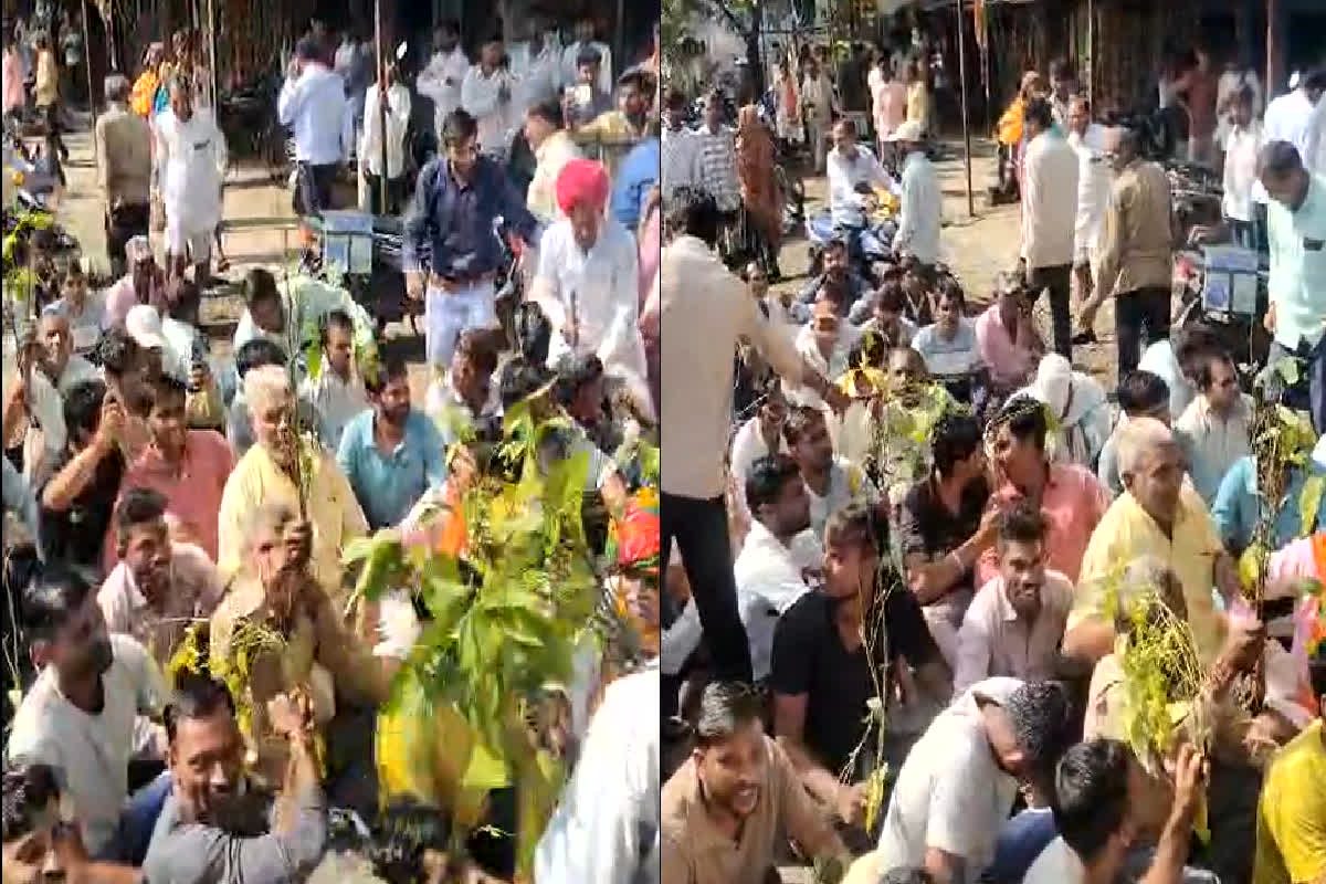 Jhabua News: फसल बीमा नहीं मिलने से आक्रोशित हुए किसानों, राजगढ़-पेटलावद मार्ग पर किया चक्काजाम