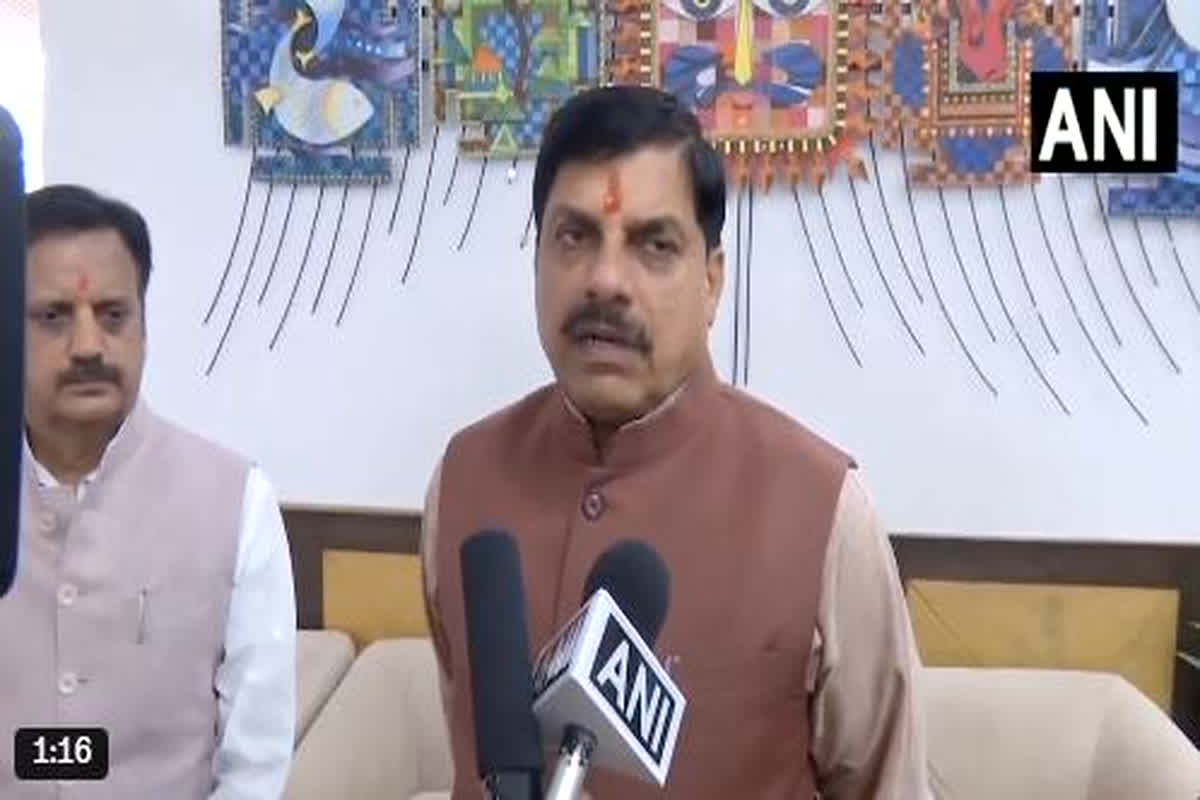 MP News: छत्तीसगढ़ में बाढ़ पीड़ितों के लिए सीएम मोहन ने किया बड़ा ऐलान, फंड से भेजे 5 करोड़ रुपये और राहत सामग्री, सीएम साय ने जताया आभार
