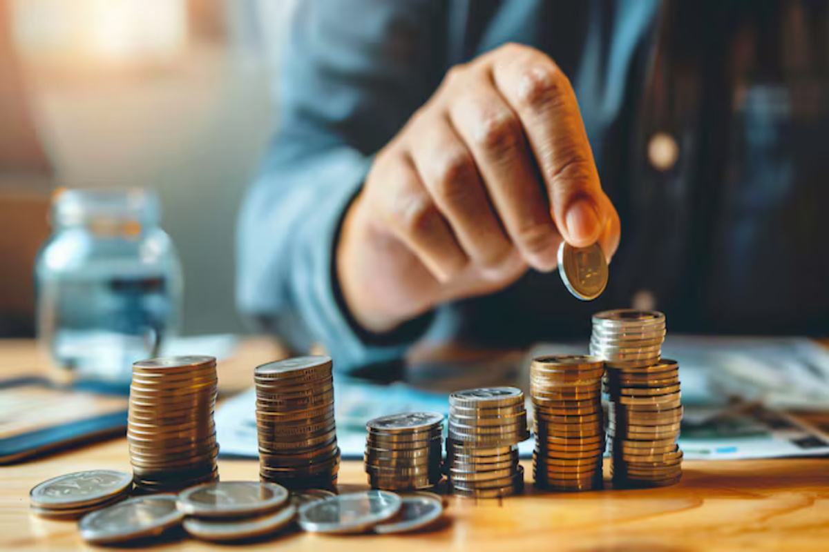 Income Tax: क्या घर में नकद पैसे रखना है सुरक्षित?..जानिए इनकम टैक्स के नियम, कैश रखने की लिमिट और कानूनी खतरे