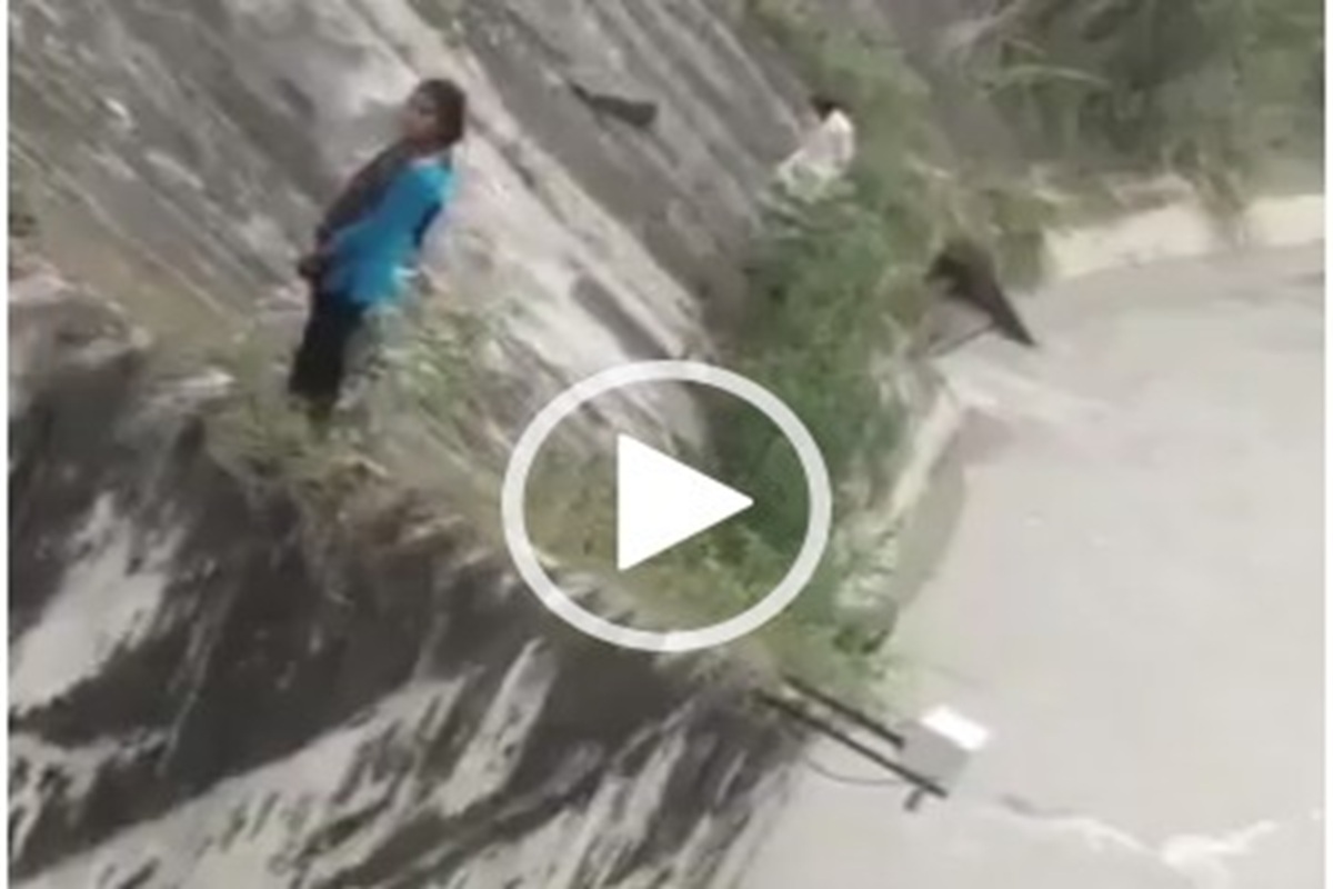 Live Suicide Video: लोग रोकते रहे मगर वह न मानी…., सामने आया दिल दहला देने वाला वीडियो, 19 वर्ष की युवती ने बैराज में कूदकर दी जान